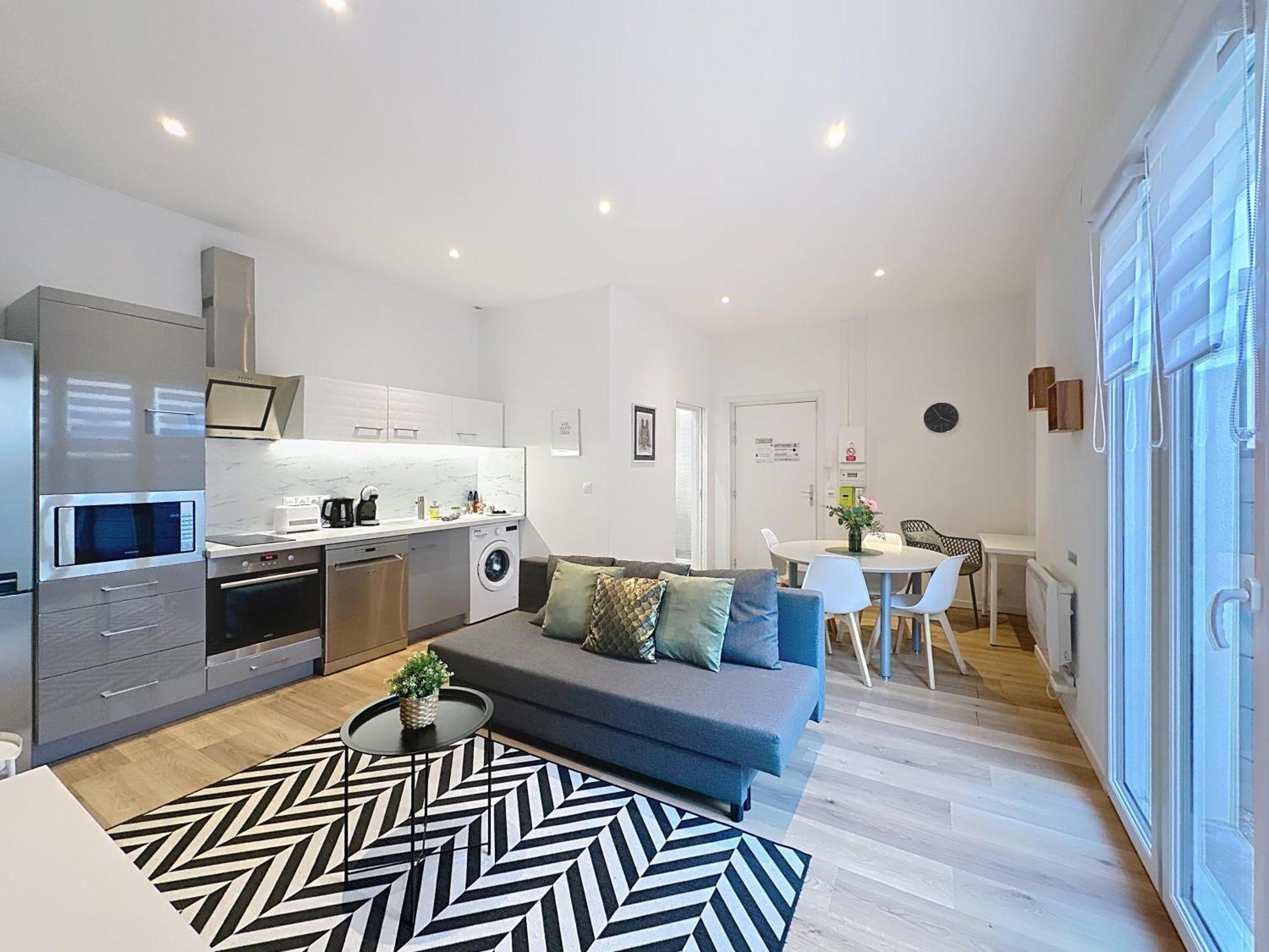 Le Sacre - Centre - Cour Privative - Parking Apartment Reims Ngoại thất bức ảnh