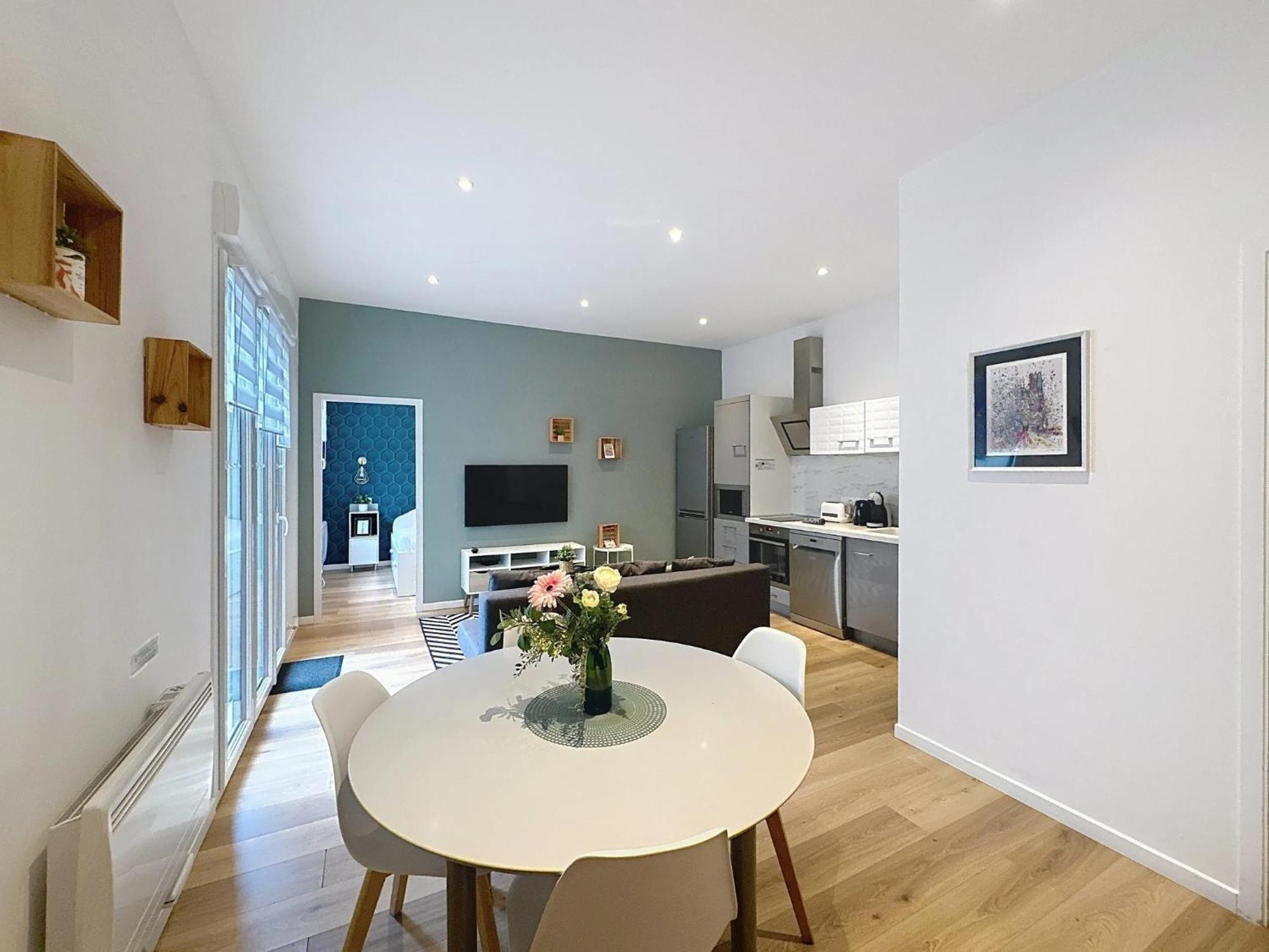 Le Sacre - Centre - Cour Privative - Parking Apartment Reims Ngoại thất bức ảnh