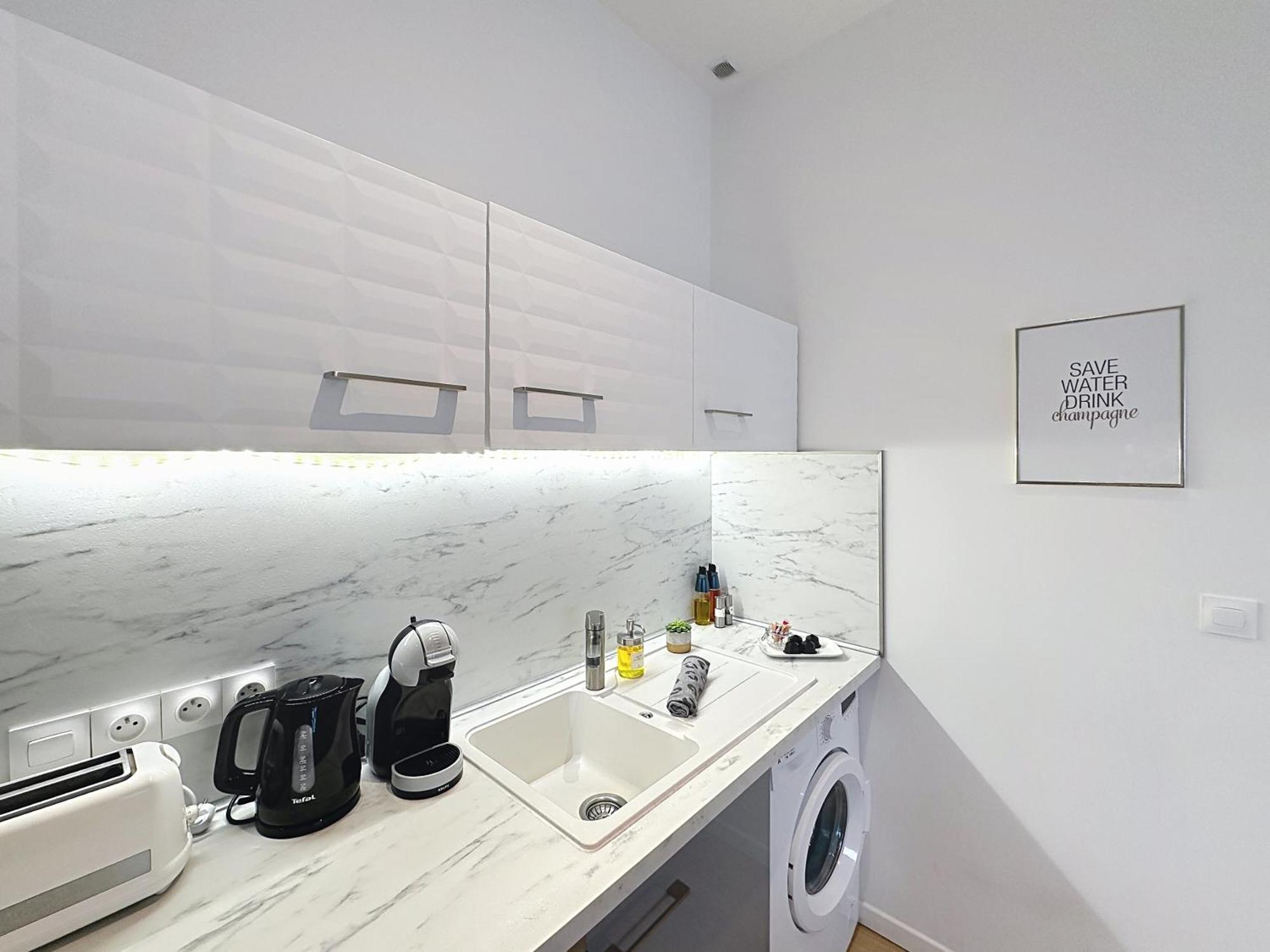 Le Sacre - Centre - Cour Privative - Parking Apartment Reims Ngoại thất bức ảnh