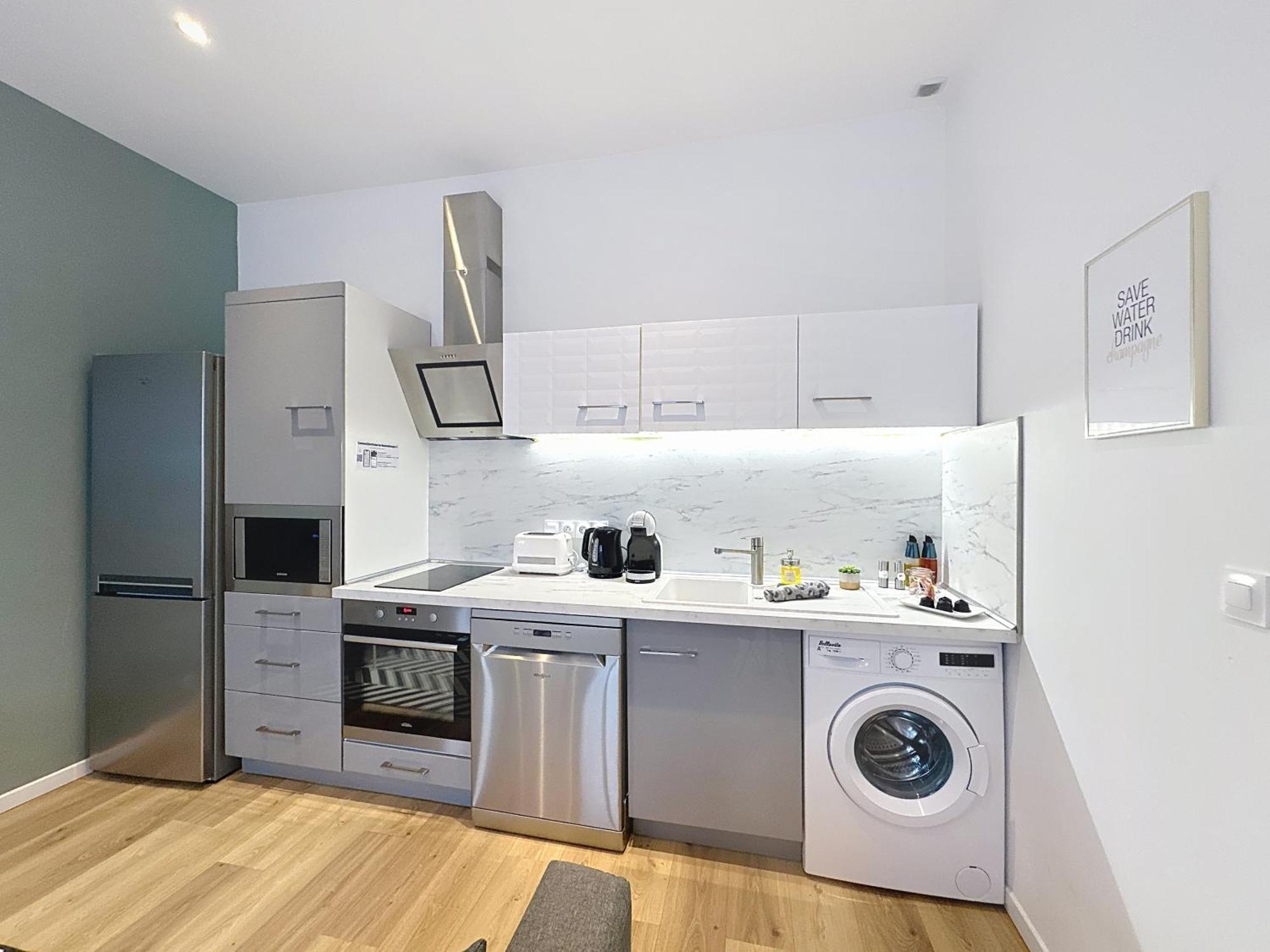 Le Sacre - Centre - Cour Privative - Parking Apartment Reims Ngoại thất bức ảnh
